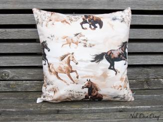 Kissenbezug 40x40 cm galoppierende Pferde 