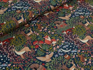 Baumwollstoff nachts im Wald 