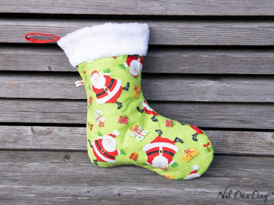 Nikolausstiefel Weihnachtsmann mit Geschenken 